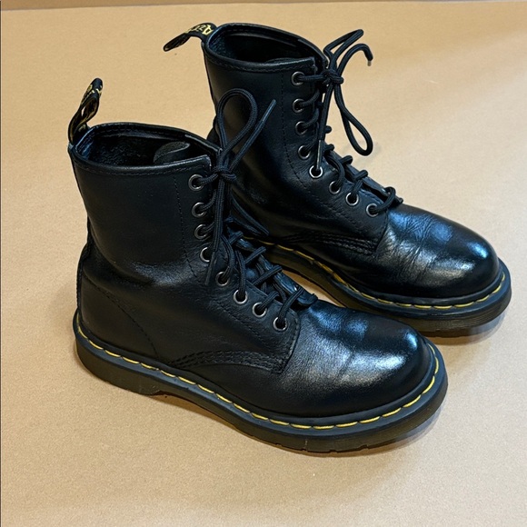 Dr. Martens 1460 women’s boots - Picture 2 of 5